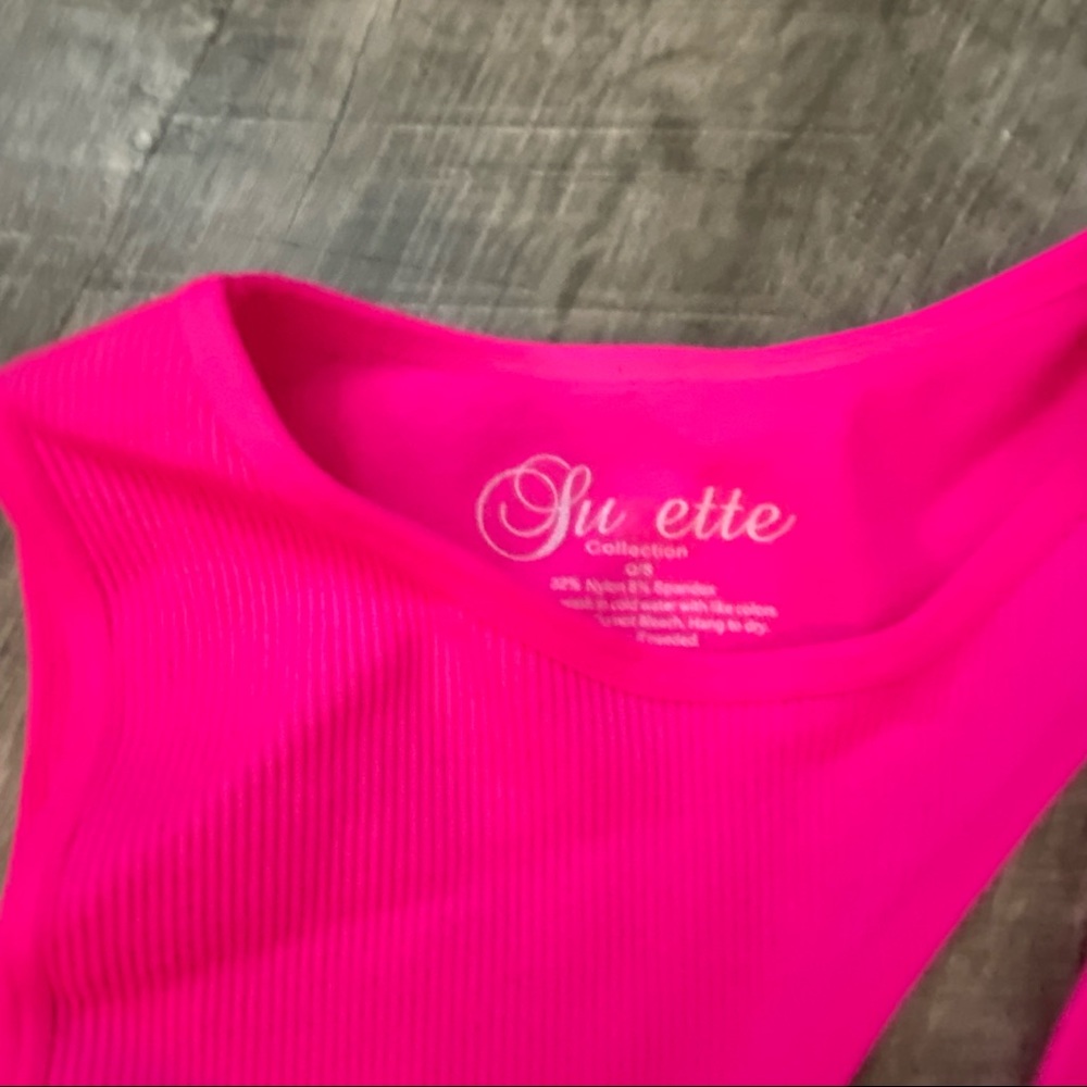 One Size Fits All Ribbed Cropped Tank Tops - Picture 2 of 4